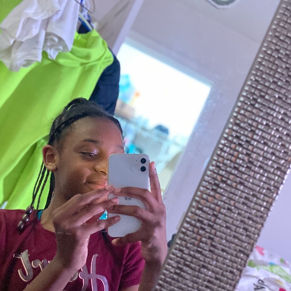 Meet your Posher, Denasia